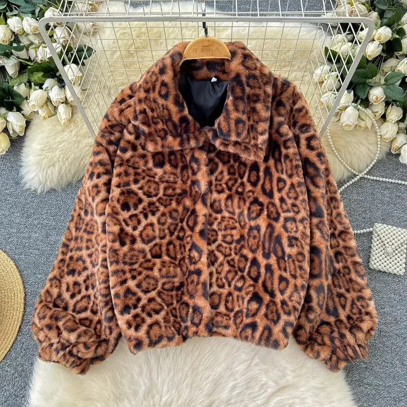 Elegant Turn-down Collar Vintage Long Sleeve Leopard Loose Covered Buttons Plush Coat French Streetwear High Street Winter Top
Elegant Turn-down Collar Vintage Long Sleeve Leopard Loose Covered Buttons Plush Coat French Streetwear High Street Winter Top