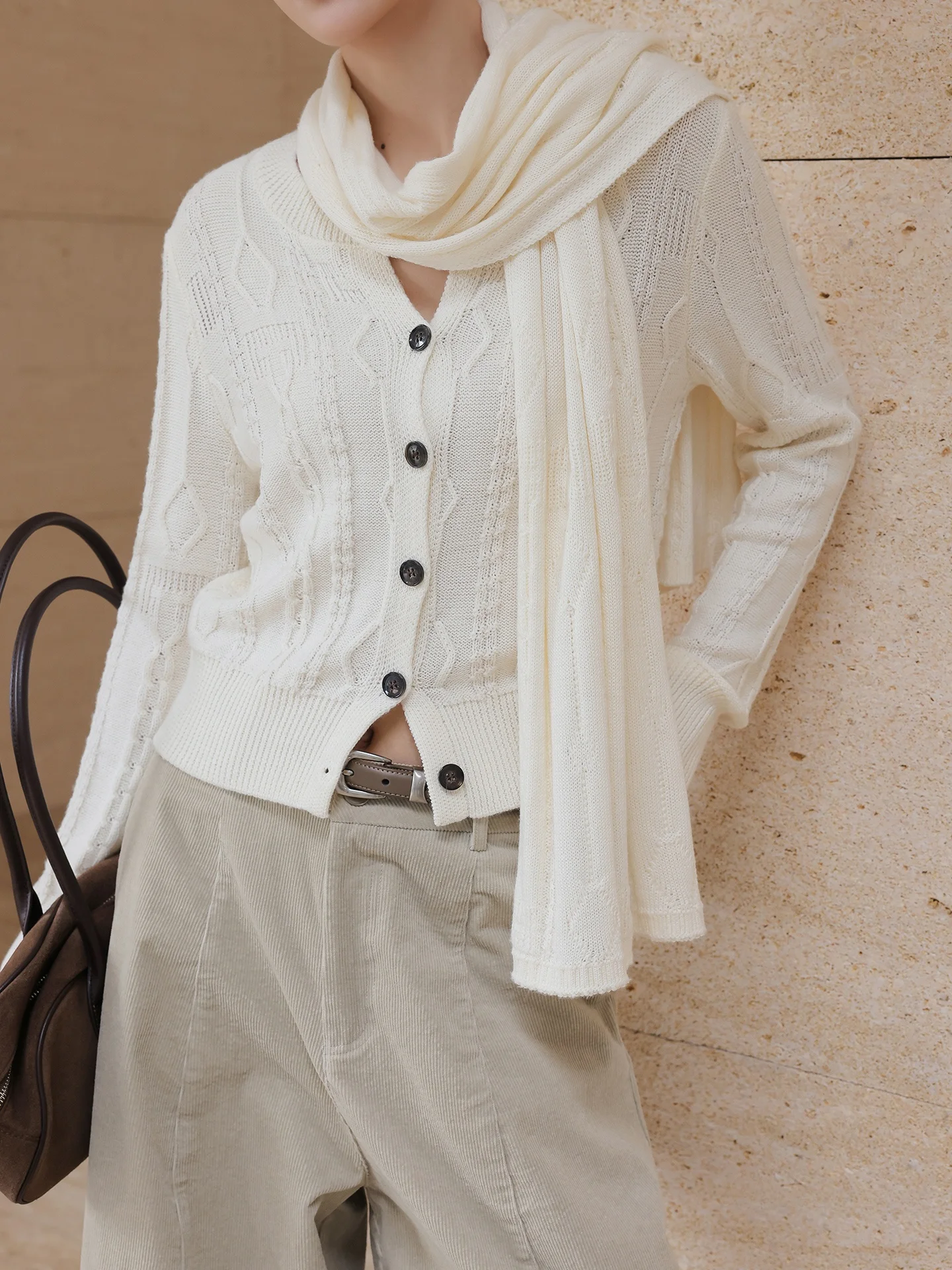 JWUNIQUE Women's V-neck Wool Blend Knitted Sweater Cloud Pattern Neck Wrap White Loose Fit Cardigan Style Long Sleeve Top
JWUNIQUE Women's V-neck Wool Blend Knitted Sweater Cloud Pattern Neck Wrap White Loose Fit Cardigan Style Long Sleeve Top