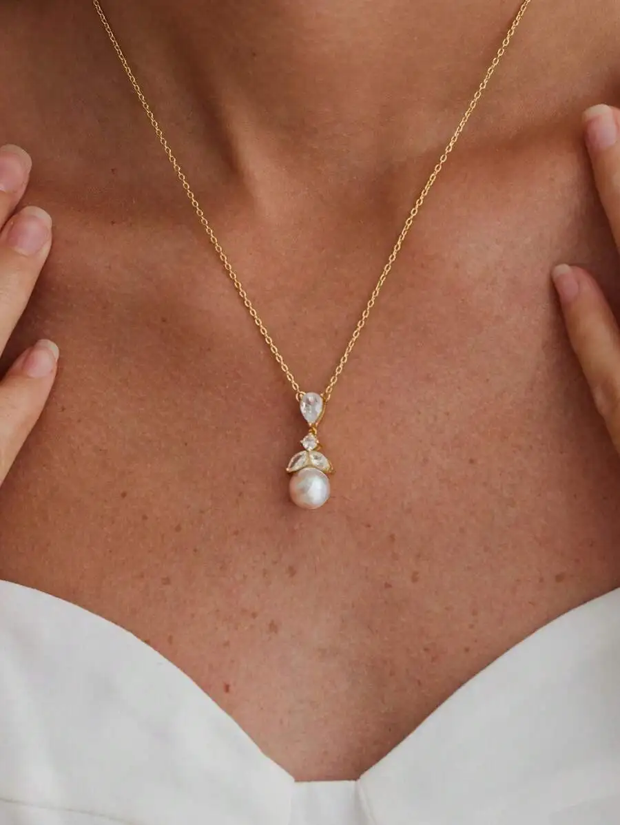 Elegant Pearl And Crystal Pendant Necklace For Women Bridal Bridesmaid Daily Wear
Elegant Pearl And Crystal Pendant Necklace For Women Bridal Bridesmaid Daily Wear