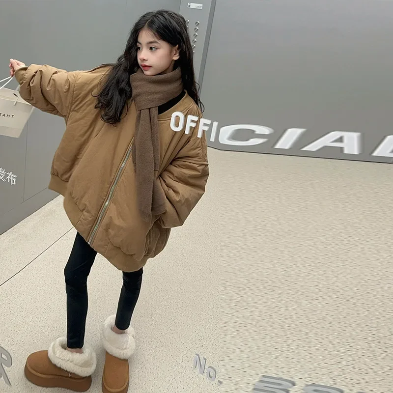 Girls Coat 2024 Winter New Childrens Clothes Korean Style Baby Girl Loose Foreign Air Warm Cotton-padded Casual Simple Daily
Girls Coat 2024 Winter New Childrens Clothes Korean Style Baby Girl Loose Foreign Air Warm Cotton-padded Casual Simple Daily