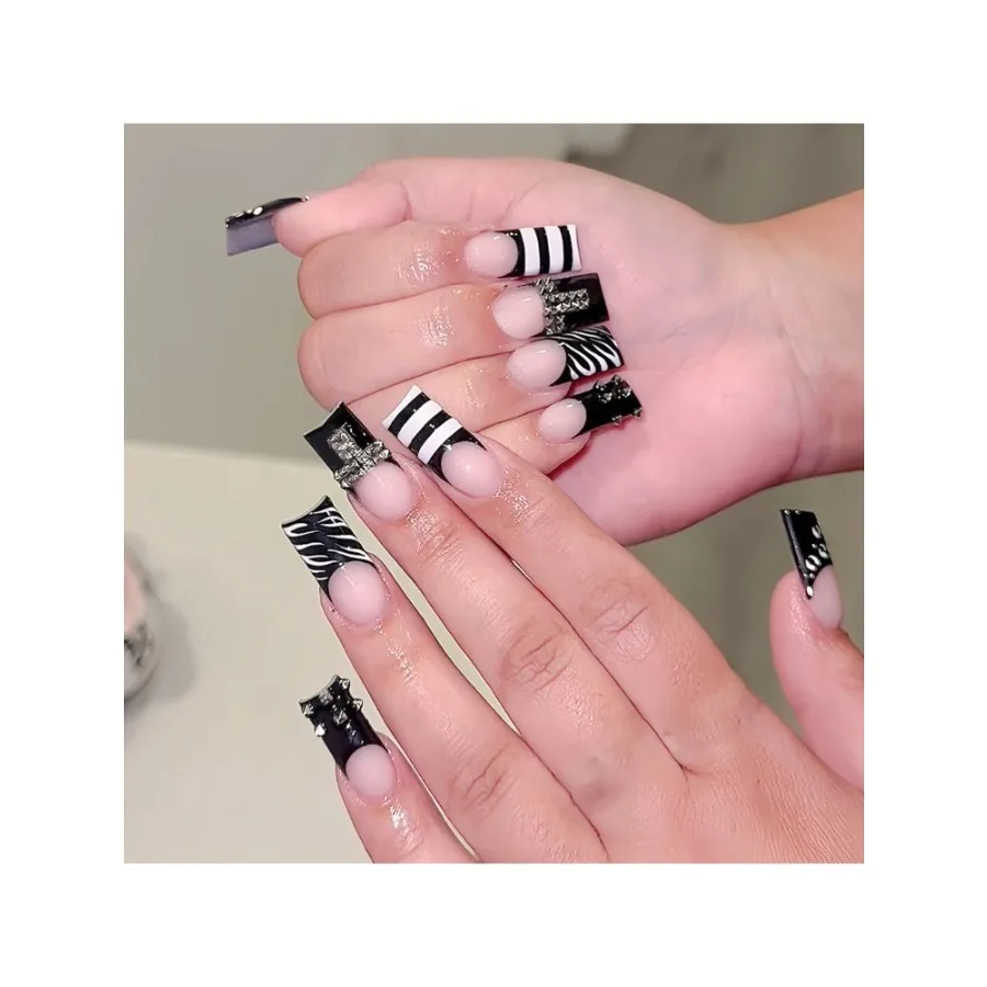 24Pcs French Square Press On Nails Dark Style Matte Finish Press On Nails Artificial Manicure Tool Nail Tips Wearable Fake Nails
24Pcs French Square Press On Nails Dark Style Matte Finish Press On Nails Artificial Manicure Tool Nail Tips Wearable Fake Nails