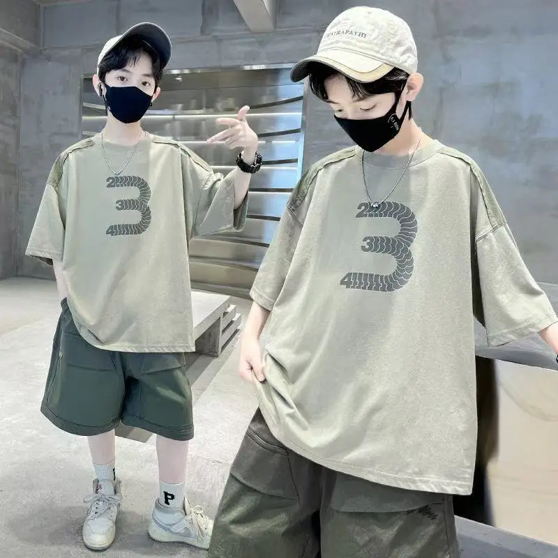 Boys' Summer Short Sleeve T-shirt New Collection Zhongda Children's Korean Edition Handsome Half Sleeve T-shirt Two Piece Set
Boys' Summer Short Sleeve T-shirt New Collection Zhongda Children's Korean Edition Handsome Half Sleeve T-shirt Two Piece Set