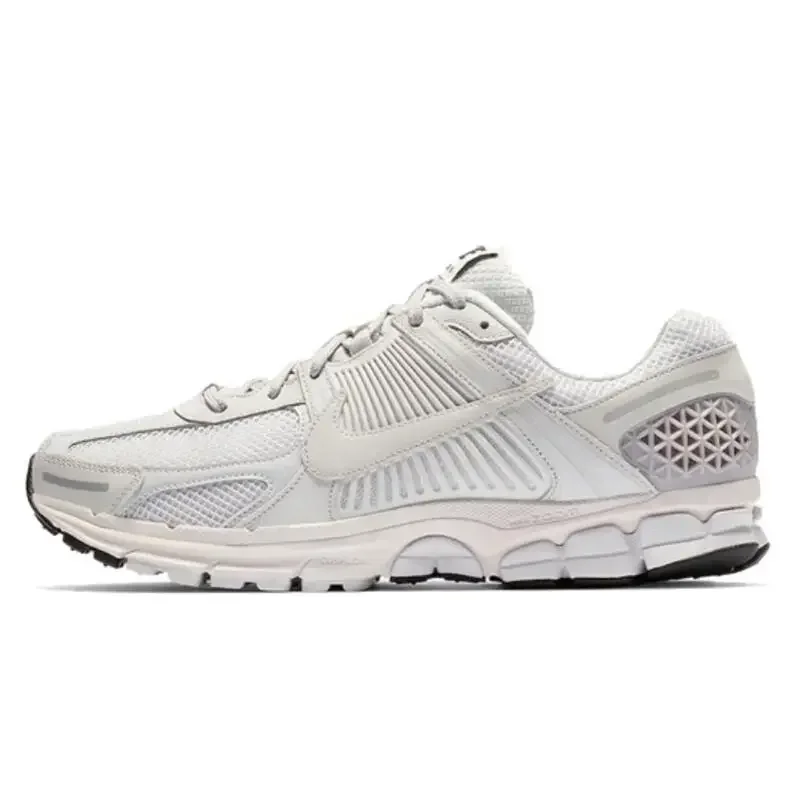 Nike Air Zoom Vomero 5 Vast Grey Men's And Women's Running Shoes Speed Foam Low Cut Air Cushion Casual Running Shoes Grey
Nike Air Zoom Vomero 5 Vast Grey Men's And Women's Running Shoes Speed Foam Low Cut Air Cushion Casual Running Shoes Grey