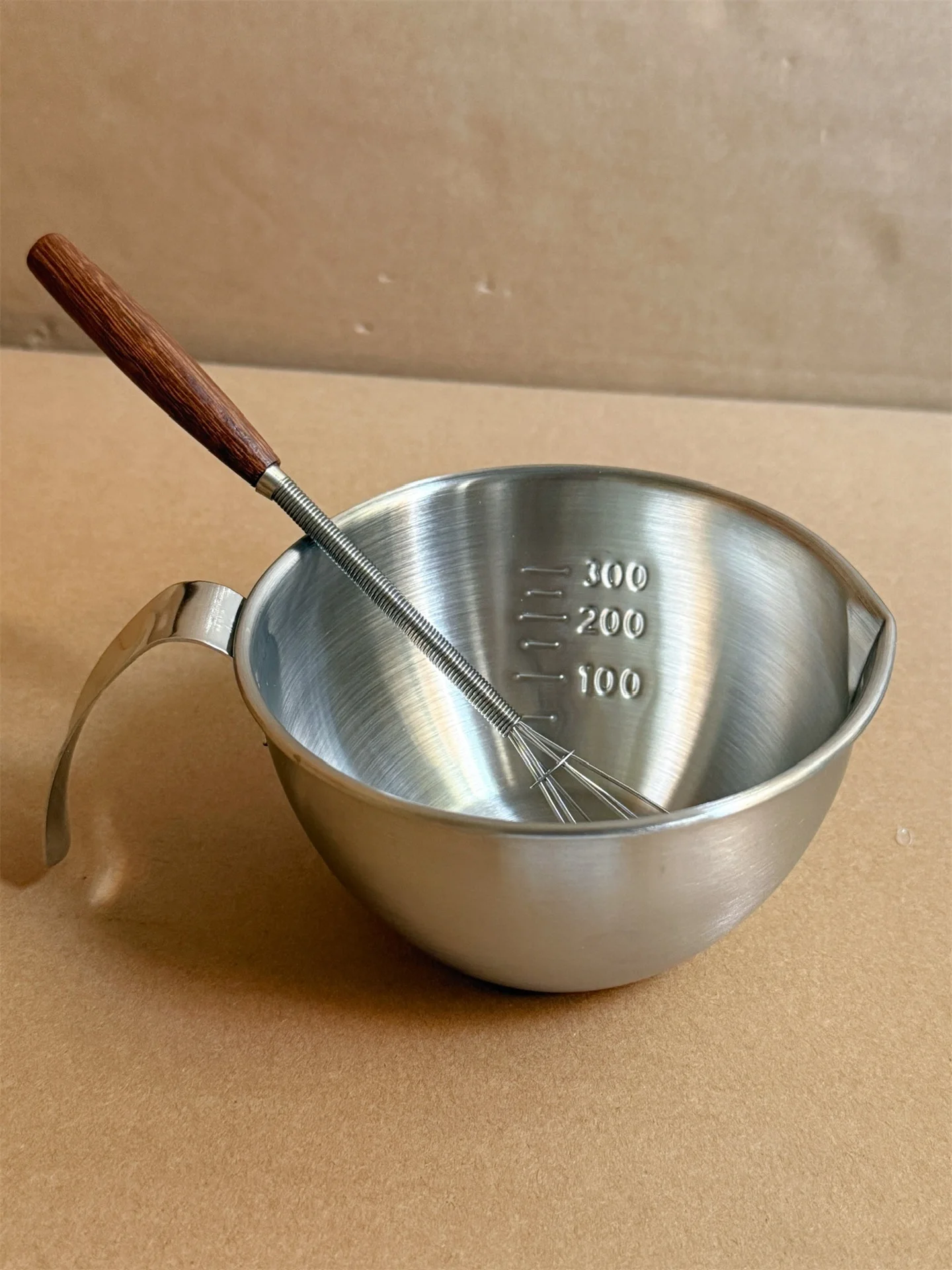 Home Use 304 Stainl Steel Mixing Bowl Deepened Egg Beating Basin Baking Cr Whisking Kitchen Utensils with Sc
Home Use 304 Stainl Steel Mixing Bowl Deepened Egg Beating Basin Baking Cr Whisking Kitchen Utensils with Sc