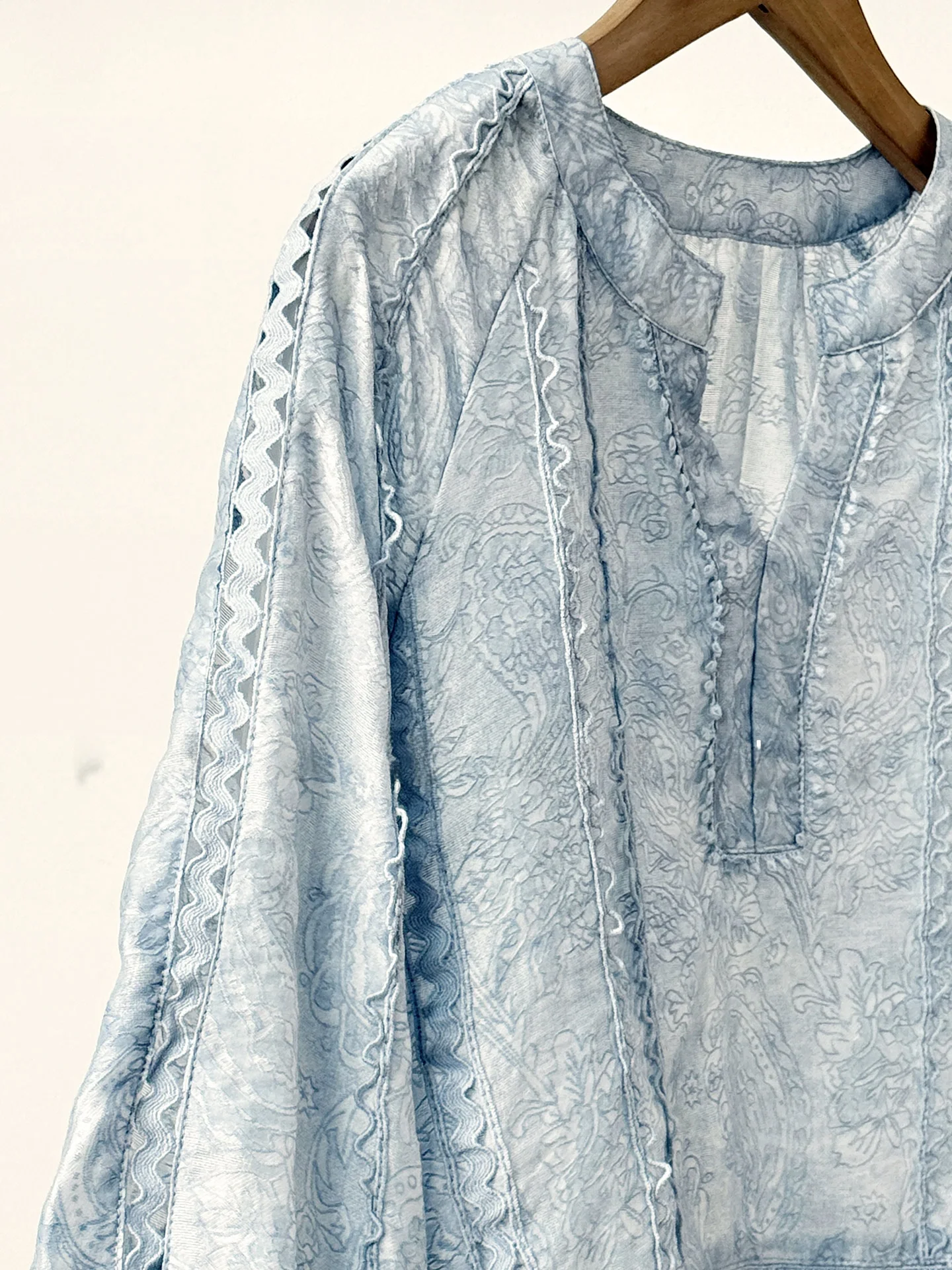 PTHERINE Casual Lace Hem Top Spring Design Wave Loose Fit T-Shirt Women's Fashion Breathable Skin-Friendly Cotton Blend
PTHERINE Casual Lace Hem Top Spring Design Wave Loose Fit T-Shirt Women's Fashion Breathable Skin-Friendly Cotton Blend