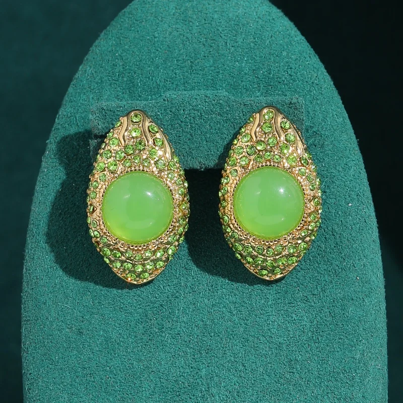 Vintage Jewelry Imitation Hotan Jade Round Green Rhinestone Earrings For Woman Wedding Party Bridal Luxury Brand Accessories
Vintage Jewelry Imitation Hotan Jade Round Green Rhinestone Earrings For Woman Wedding Party Bridal Luxury Brand Accessories