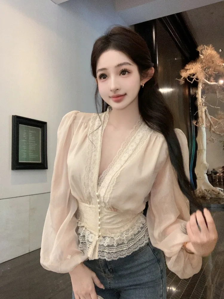 Elegant Lace Hollow out Chiffon Top Women's Shirt V-neck Pearl Button Splice Design Autumn New Style Fashionable Commute Style
Elegant Lace Hollow out Chiffon Top Women's Shirt V-neck Pearl Button Splice Design Autumn New Style Fashionable Commute Style