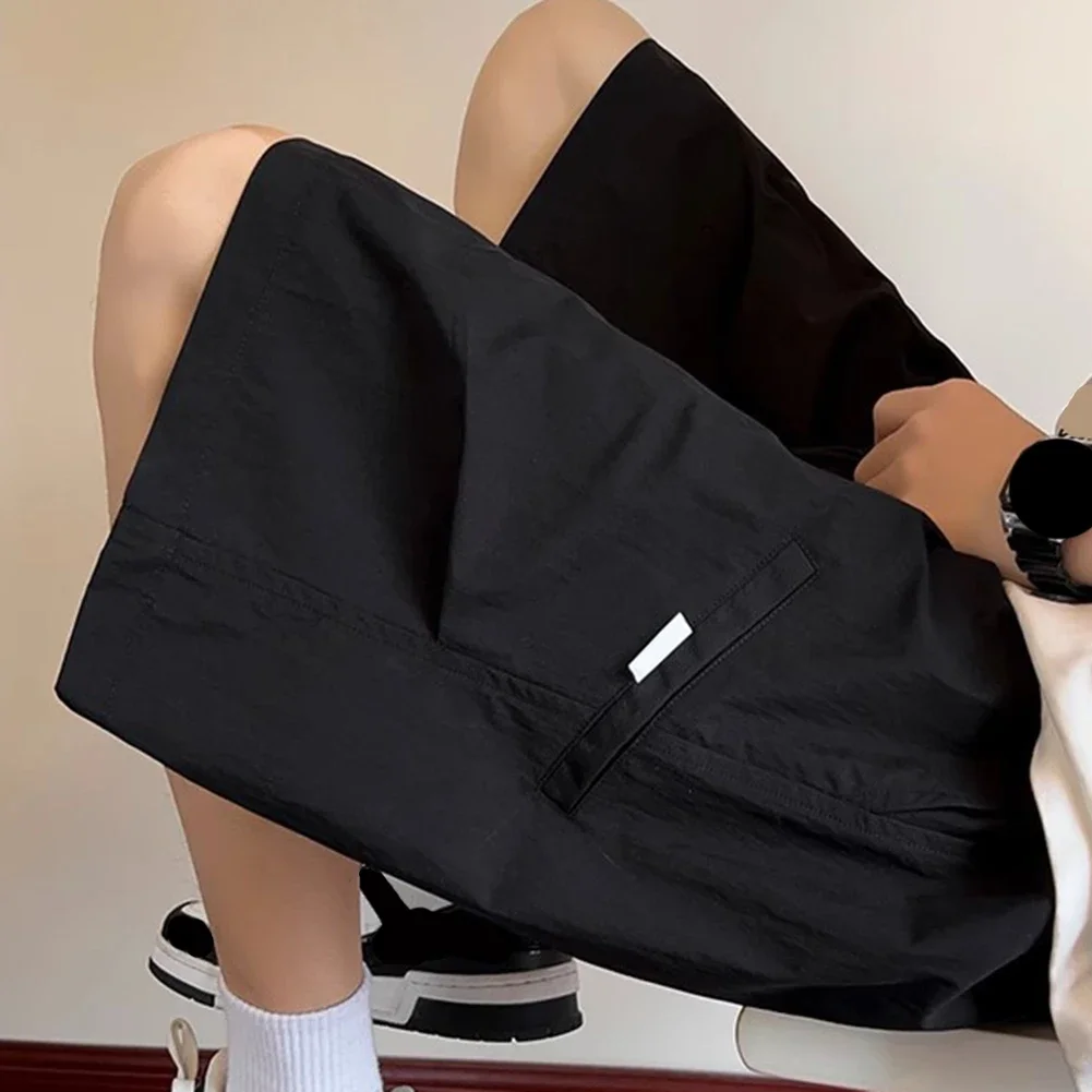 Мужские тонкие шорты, модные повседневные свободные прямые простые базовые однотонные брюки
Мужские тонкие шорты, модные повседневные свободные прямые простые базовые однотонные брюки