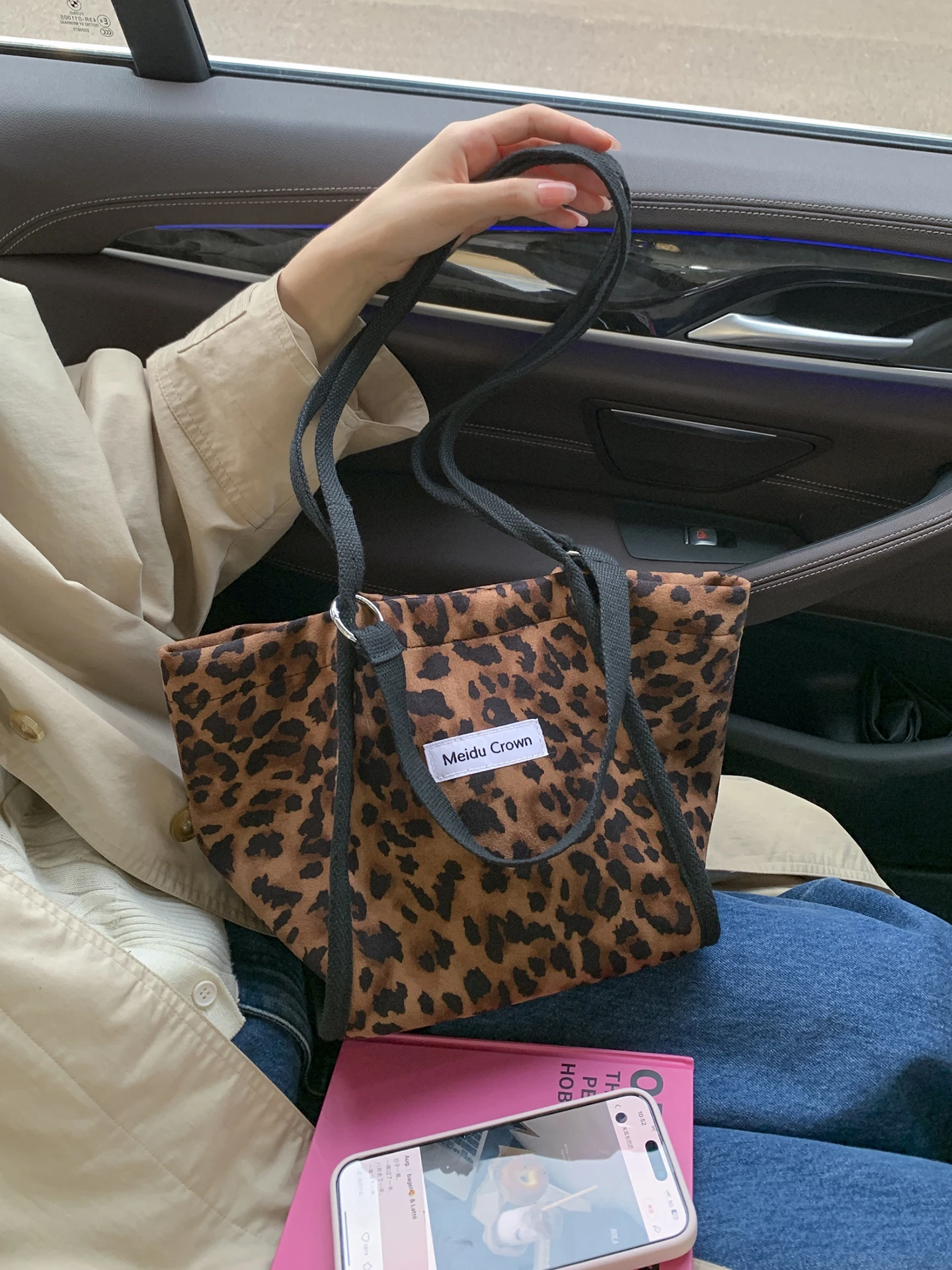 Повседневная парусиновая большая сумка с леопардовым принтом, женская пригородная сумка на одно плечо, новинка осени и зимы 2022, сумка Sle
Повседневная парусиновая большая сумка с леопардовым принтом, женская пригородная сумка на одно плечо, новинка осени и зимы 2022, сумка Sle