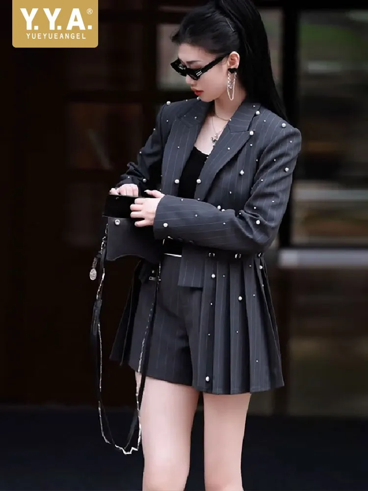 Fashion Grey Striped Women Blazers Sets Single Button Pleated Beading Suit Jacket Two-Piece Set Above Knee Length Shorts Outfits
Fashion Grey Striped Women Blazers Sets Single Button Pleated Beading Suit Jacket Two-Piece Set Above Knee Length Shorts Outfits