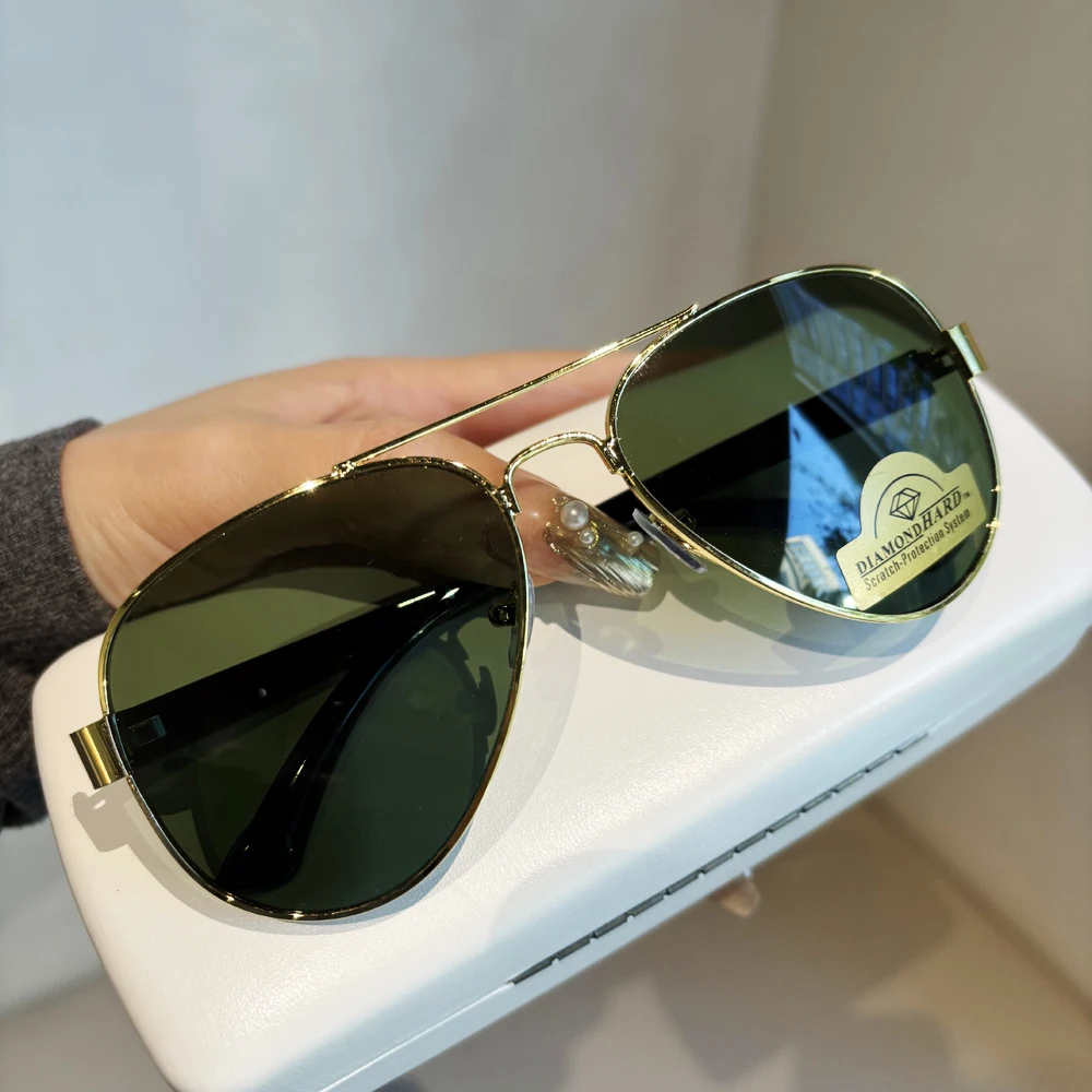 Fashionable large frame glass sunglasses men's high-definition wear-resistant sunshade sunglasses pilot style toad mirror
Fashionable large frame glass sunglasses men's high-definition wear-resistant sunshade sunglasses pilot style toad mirror