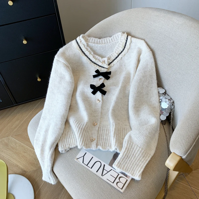 Women's Apricot Knitted Cardigan Bow Luxury Sweater Harajuku Korean Y2k Long Sleeves Sweaters Vintage 2000s Clothes 2025 Autumn
Women's Apricot Knitted Cardigan Bow Luxury Sweater Harajuku Korean Y2k Long Sleeves Sweaters Vintage 2000s Clothes 2025 Autumn