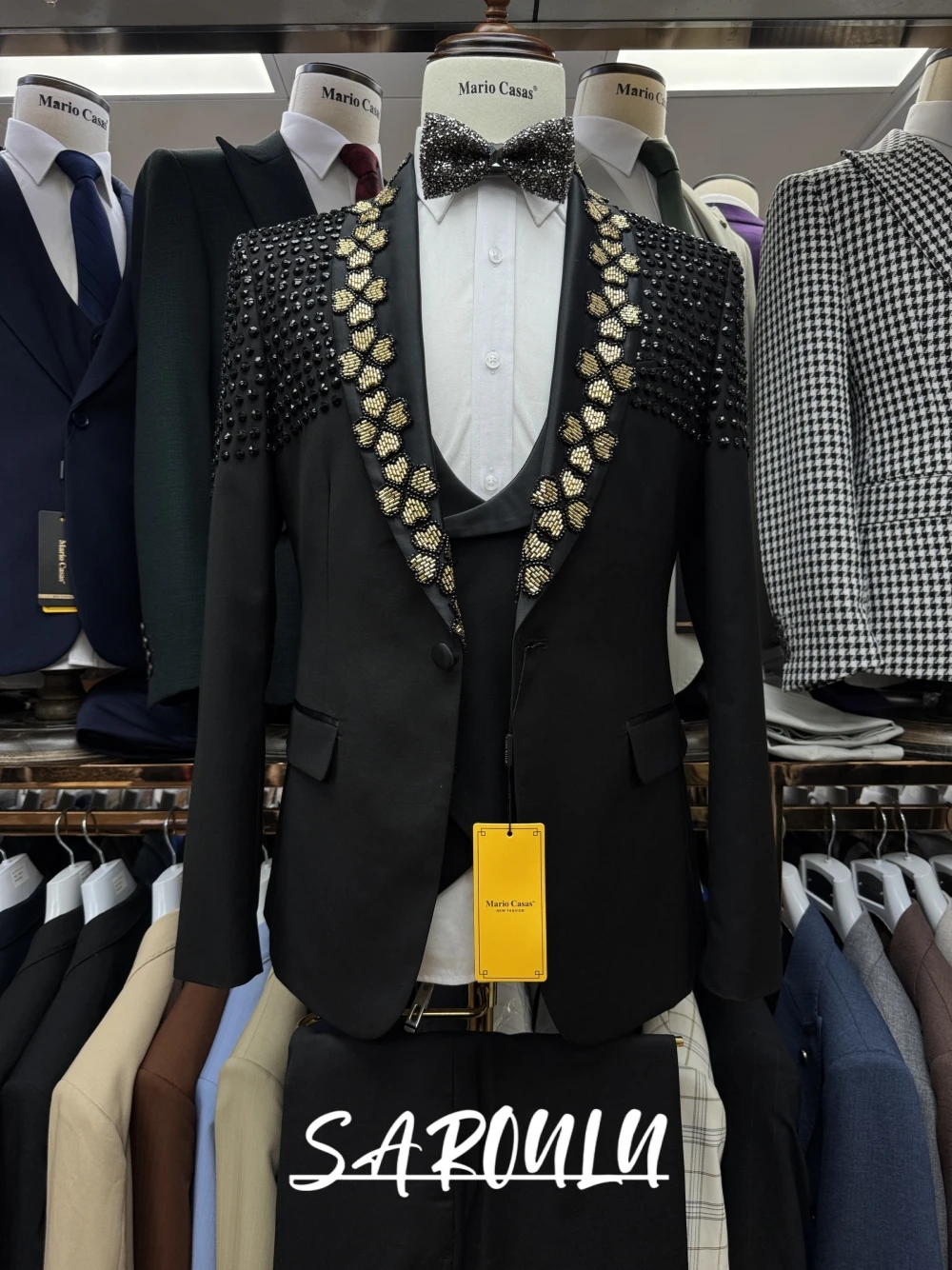 Hot Sale Men's Black Luxury Beaded Embellished Tuxedo 3-pieces Suit Set For Wedding Party Prom Evening Event Premium Wear
Hot Sale Men's Black Luxury Beaded Embellished Tuxedo 3-pieces Suit Set For Wedding Party Prom Evening Event Premium Wear
