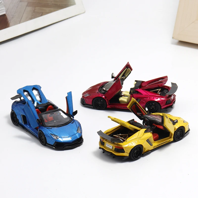 RM LP720-4 Lamborghini Aventador Danius 1:64 полностью открытая коллекция моделей автомобиля из сплава, праздничный подарок для друзей.
RM LP720-4 Lamborghini Aventador Danius 1:64 полностью открытая коллекция моделей автомобиля из сплава, праздничный подарок для друзей.