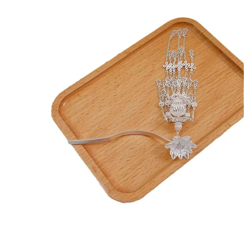 Pure silver 990 brushed palace lamp long fringed hairpin, sterling silver step-shaking Hanfu disc hair jewelry hairpin
Pure silver 990 brushed palace lamp long fringed hairpin, sterling silver step-shaking Hanfu disc hair jewelry hairpin