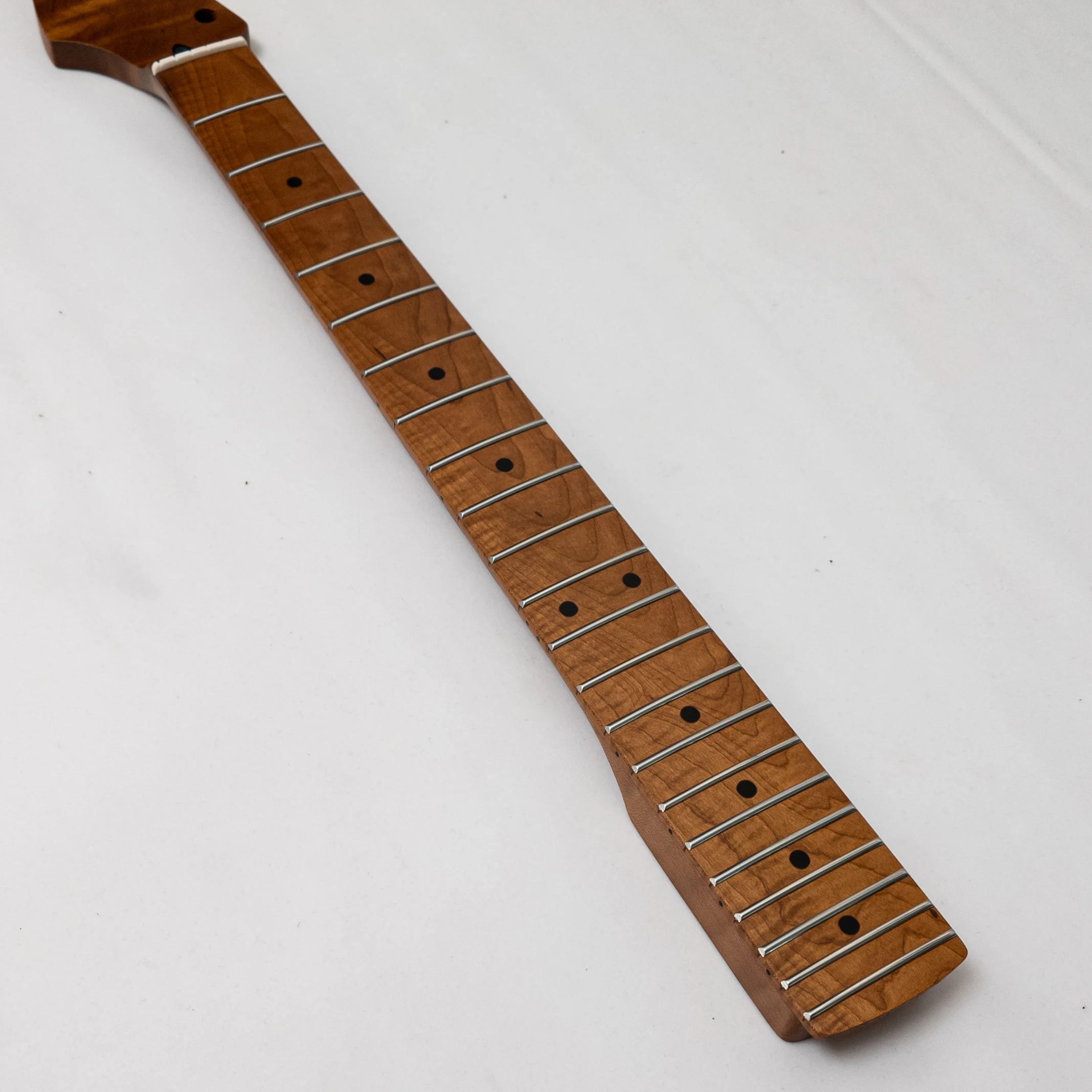 Left Handed Guitar Neck Matte Finish Roasted Maple Tiger Flame Maple Fingerboard 25.5" Scale 22 Frets Modern C 9.5 Radius
Left Handed Guitar Neck Matte Finish Roasted Maple Tiger Flame Maple Fingerboard 25.5" Scale 22 Frets Modern C 9.5 Radius