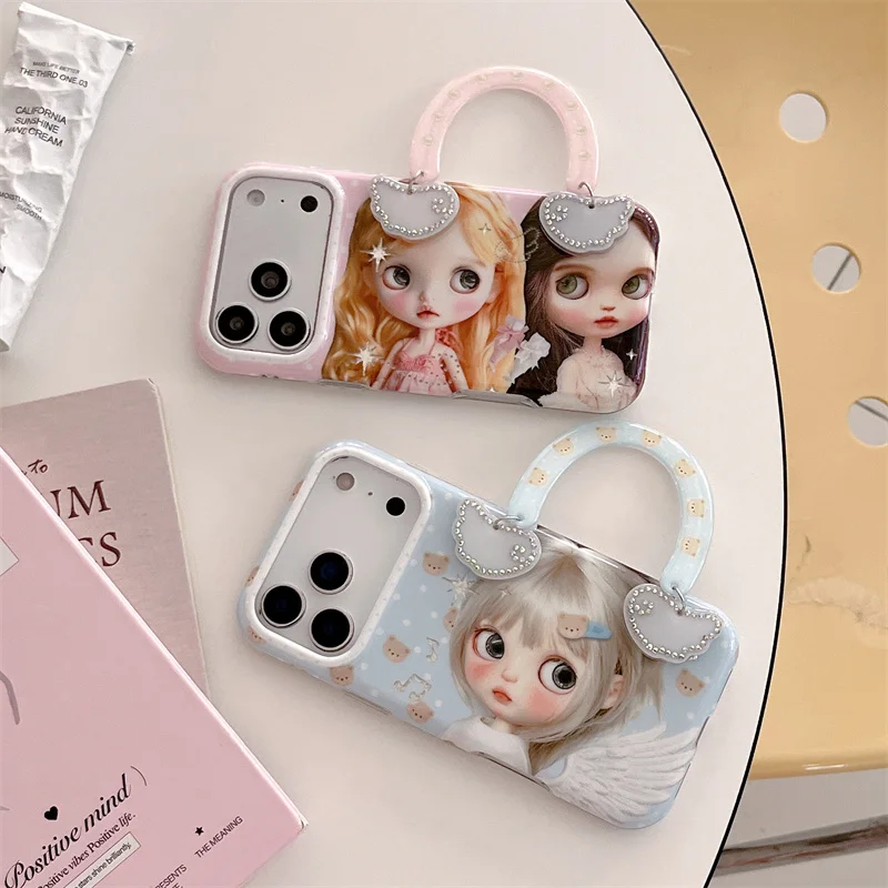 3D Cute Doll Handbag Phone Case For iPhone 17 16 15 Promax Plus Cartoon Girl Pearl Strap Camera Protection Luxury Cover Gift
3D Cute Doll Handbag Phone Case For iPhone 17 16 15 Promax Plus Cartoon Girl Pearl Strap Camera Protection Luxury Cover Gift