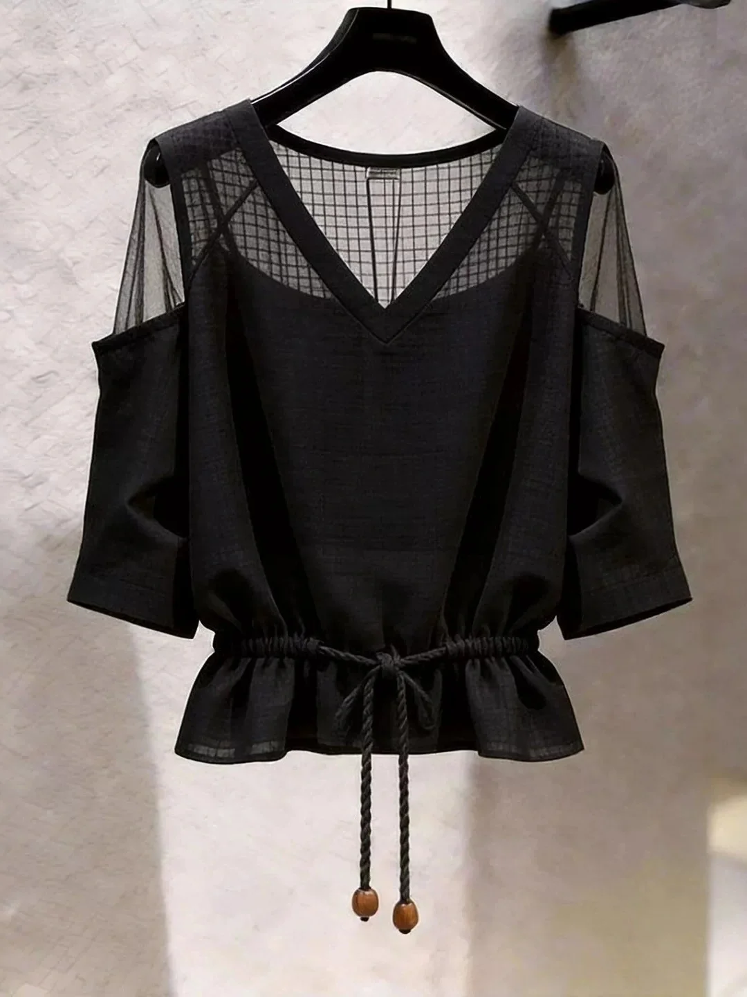 Trendy Drawstring Waist Slimming Versatile Shirt V-Neck Commute Korean Style Straight Cut Short Sleeve Women's Top
Trendy Drawstring Waist Slimming Versatile Shirt V-Neck Commute Korean Style Straight Cut Short Sleeve Women's Top