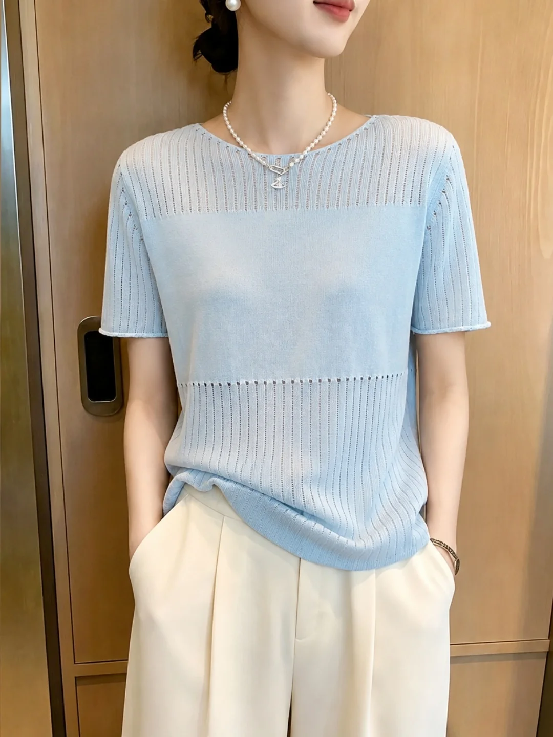Summer 2026 Ice Silk Knitted Hollow out Short Sleeve Overhead Pure Color Casual Versatile Knitwear Korean Style Straight Cut
Summer 2026 Ice Silk Knitted Hollow out Short Sleeve Overhead Pure Color Casual Versatile Knitwear Korean Style Straight Cut