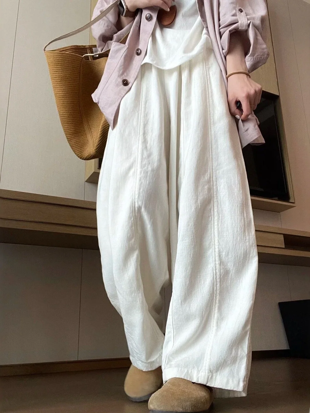 High Waist Wide Leg Pants Women's Loose Slimming Ice Silk Thin Summer Pants High Waist Straight Cut Trousers for plus Size
High Waist Wide Leg Pants Women's Loose Slimming Ice Silk Thin Summer Pants High Waist Straight Cut Trousers for plus Size