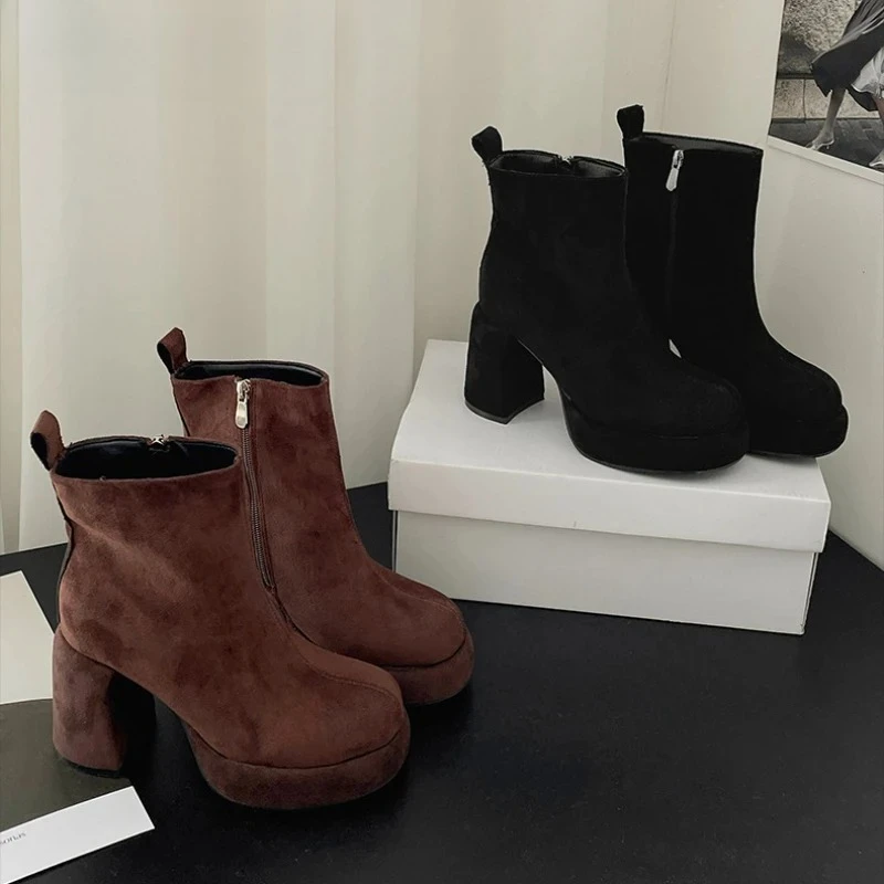Модные женские ботильоны для ночного клуба, пикантные туфли на высоком квадратном каблуке для свадебной вечеринки, осенне-зимние женские современные короткие ботильоны
Модные женские ботильоны для ночного клуба, пикантные туфли на высоком квадратном каблуке для свадебной вечеринки, осенне-зимние женские современные короткие ботильоны