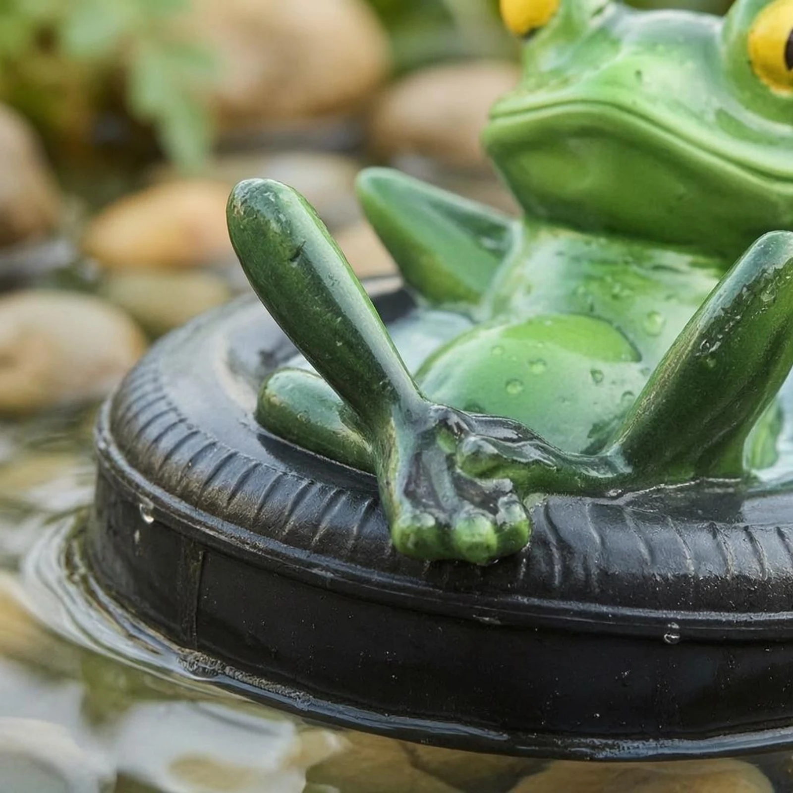 Frog on Tire Base Yellow Eyes Floating Frog Ornament Whimsical for Aquarium
Frog on Tire Base Yellow Eyes Floating Frog Ornament Whimsical for Aquarium
