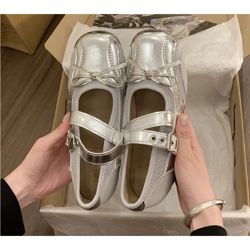 2026 Ballet Flat Shoes Women's Thick Heel Summer Fashionable Strap Buckle Match Skirt Rubber Outsole round Toe
2026 Ballet Flat Shoes Women's Thick Heel Summer Fashionable Strap Buckle Match Skirt Rubber Outsole round Toe