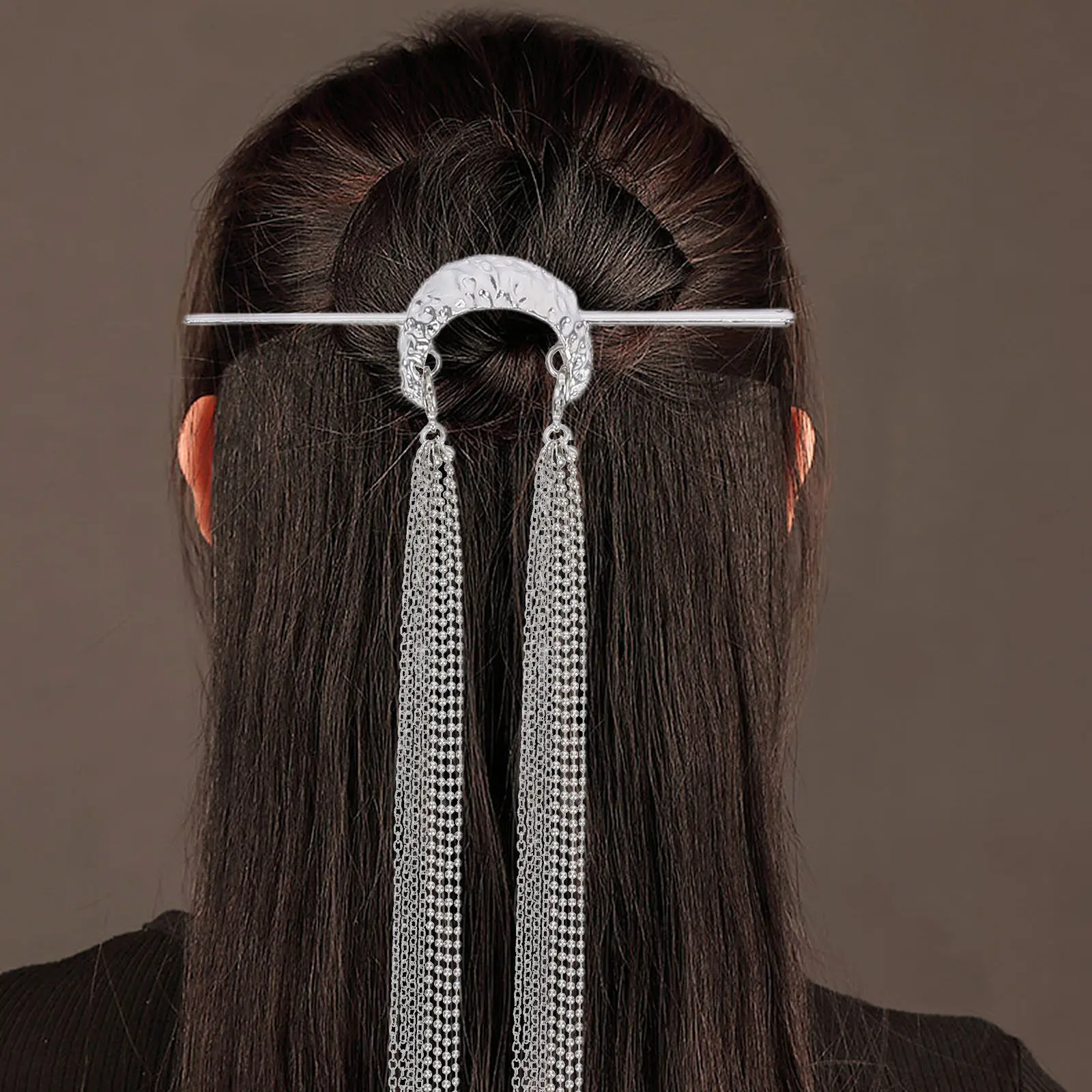 Элегантная винтажная китайская заколка для волос с длинными кисточками, держатель для пучка, палочка для прически, традиционная металлическая шпилька для ханьфу, заколка-шиньон для женщин
Элегантная винтажная китайская заколка для волос с длинными кисточками, держатель для пучка, палочка для прически, традиционная металлическая шпилька для ханьфу, заколка-шиньон для женщин