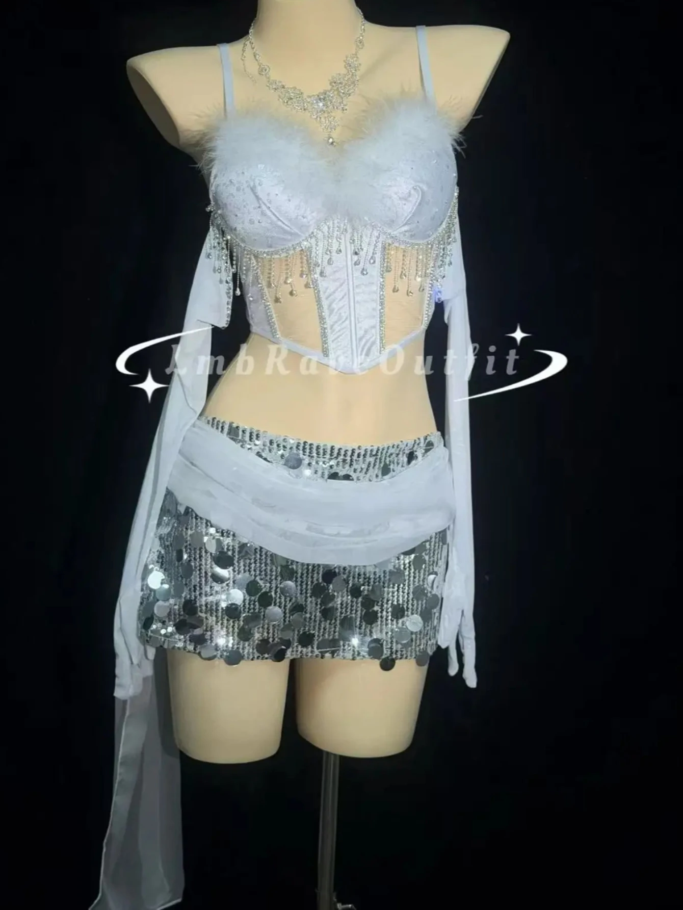 Nightclub Bar Girl Group Dancer Singer Stage Wear Luxury Pearl Tassel Top Glove Silver Sequin Skirt Short Bar Party Prom Evening
Nightclub Bar Girl Group Dancer Singer Stage Wear Luxury Pearl Tassel Top Glove Silver Sequin Skirt Short Bar Party Prom Evening