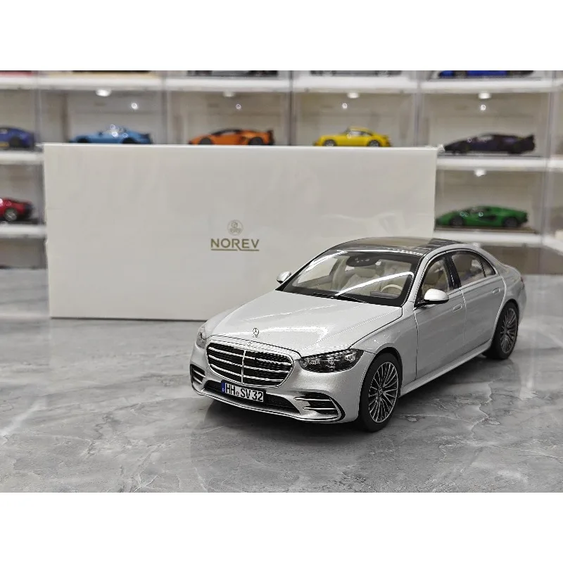 NOREV 1:18 S series S450 die-cast simulation alloy car model, boys' festival gift toy, adult collectible display item.
NOREV 1:18 S series S450 die-cast simulation alloy car model, boys' festival gift toy, adult collectible display item.