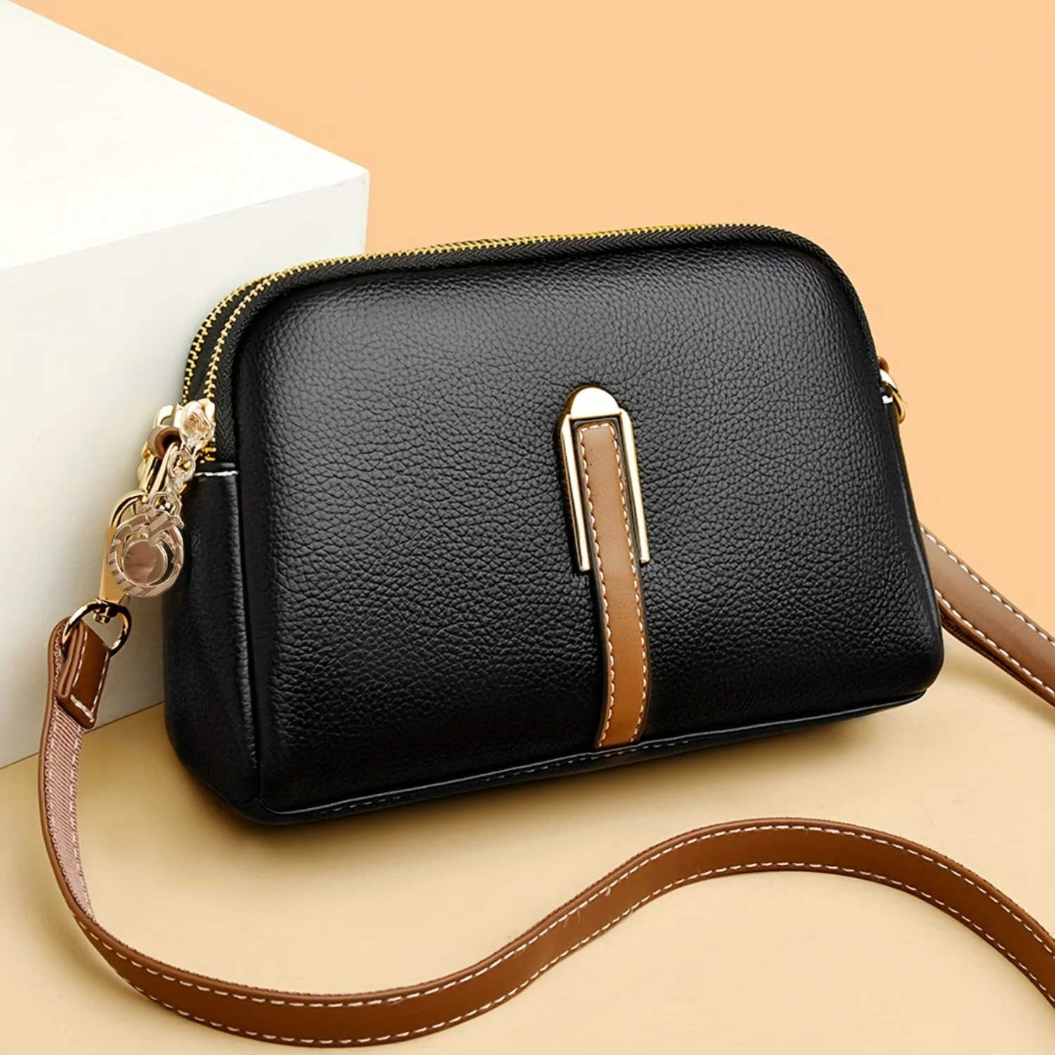 Vintage Litchi Pattern Crossbody Bag - Retro Shoulder Bag & All-Match Handbag/Purse for Women
Vintage Litchi Pattern Crossbody Bag - Retro Shoulder Bag & All-Match Handbag/Purse for Women