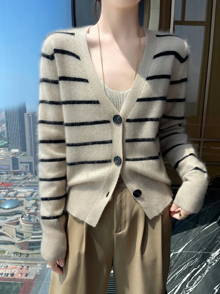 Luxury Cashmere Women Sweater Autumn Winter Ladies Striped Knitted Cardigan Long Sleeve Elegant Clothing Tops Vintage Outerwears
Luxury Cashmere Women Sweater Autumn Winter Ladies Striped Knitted Cardigan Long Sleeve Elegant Clothing Tops Vintage Outerwears