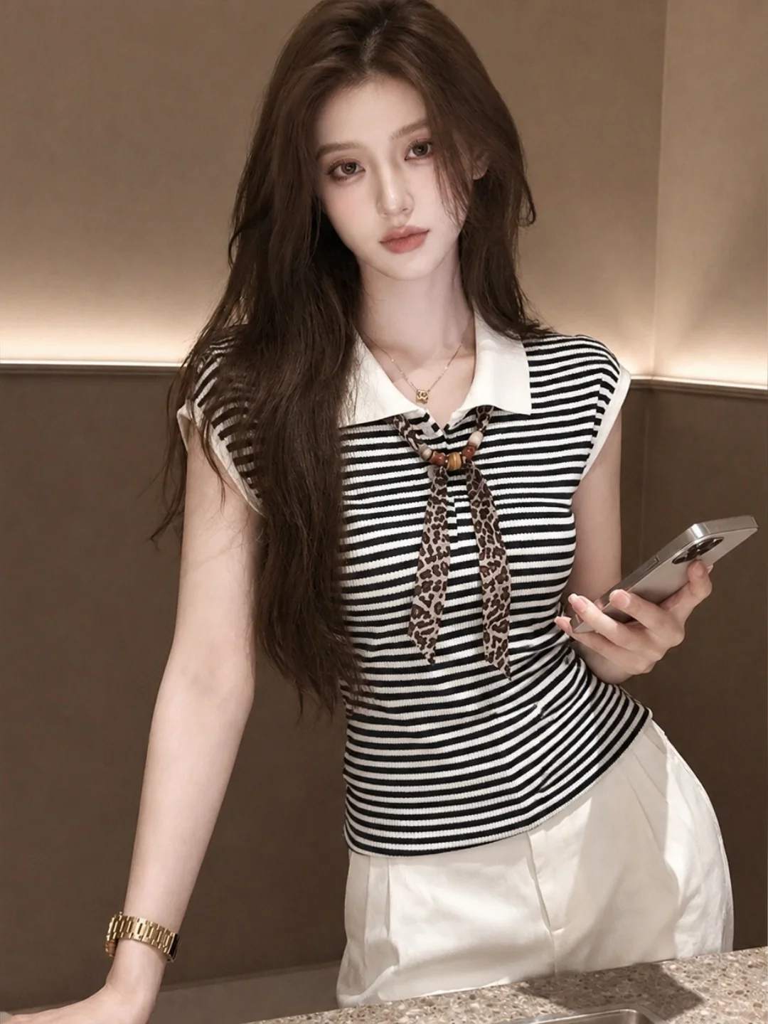 Fashionable Summer Neck Ice Silk Knitted Shirt Korean Style Slim Fit Versatile Korean Version Short Sleeve Women's Top
Fashionable Summer Neck Ice Silk Knitted Shirt Korean Style Slim Fit Versatile Korean Version Short Sleeve Women's Top