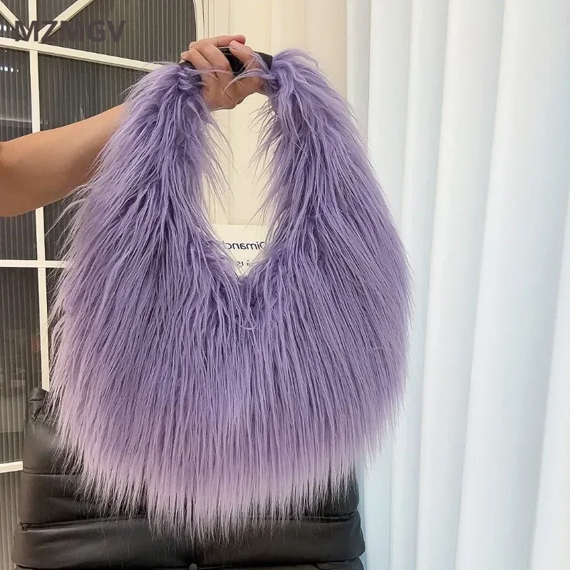 Winter Faux Fur Shoulder Bag for Women Y2k Punk Girl Fluffy Long Plush Tote Handbags Large Capacity Soft Warm Bag Bolsa Feminina
Winter Faux Fur Shoulder Bag for Women Y2k Punk Girl Fluffy Long Plush Tote Handbags Large Capacity Soft Warm Bag Bolsa Feminina