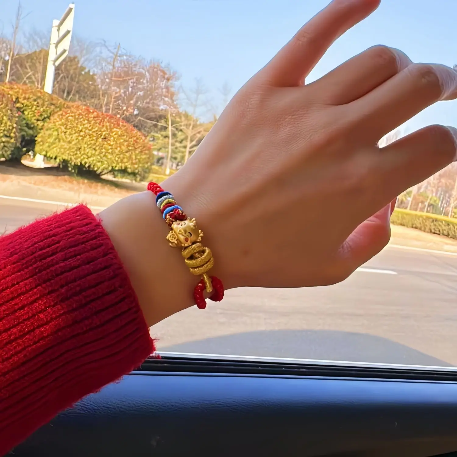 New Chinese Zodiac Dragon Red Rope Good Lucky Bracelet Men's and Women's Hand-made HandRope Dragon Rope Gold Finished No Fading
New Chinese Zodiac Dragon Red Rope Good Lucky Bracelet Men's and Women's Hand-made HandRope Dragon Rope Gold Finished No Fading