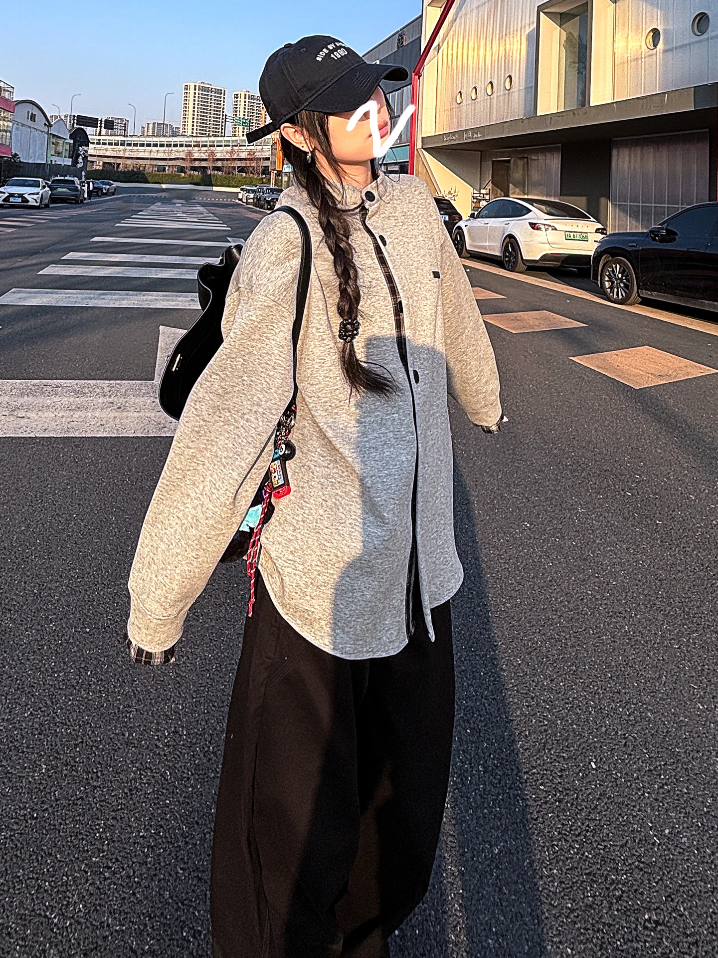 Женская свободная винтажная толстовка-кардиган с воротником-стойкой, имитация двухслойного платья, в стиле пэчворк с клетчатым узором, верхняя одежда для пар, весна 2026
Женская свободная винтажная толстовка-кардиган с воротником-стойкой, имитация двухслойного платья, в стиле пэчворк с клетчатым узором, верхняя одежда для пар, весна 2026