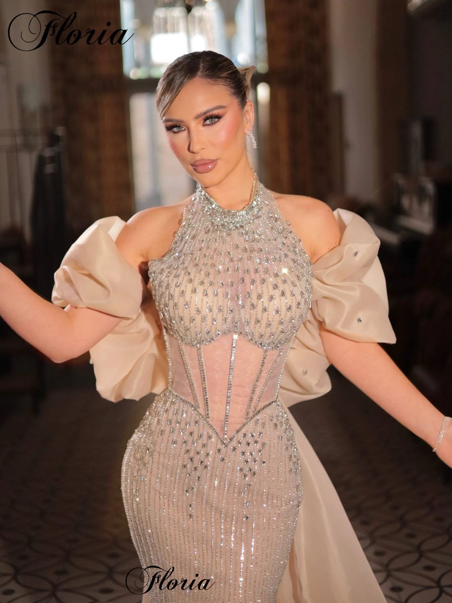 New Elegant Champagne Prom Dresses Mermaid Halter Sleeveless Celebrity Dresses With Crystals Vestidos De Fiesta Customized
New Elegant Champagne Prom Dresses Mermaid Halter Sleeveless Celebrity Dresses With Crystals Vestidos De Fiesta Customized