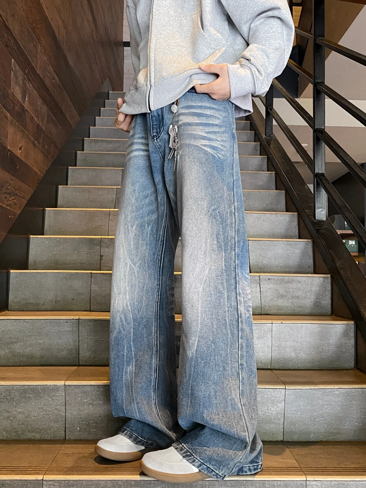 Washed Vintage Men's Wide Leg Jeans American High Street CleanFit Loose Straight Cut Denim Pants Casual Wear Autumn Season
Washed Vintage Men's Wide Leg Jeans American High Street CleanFit Loose Straight Cut Denim Pants Casual Wear Autumn Season