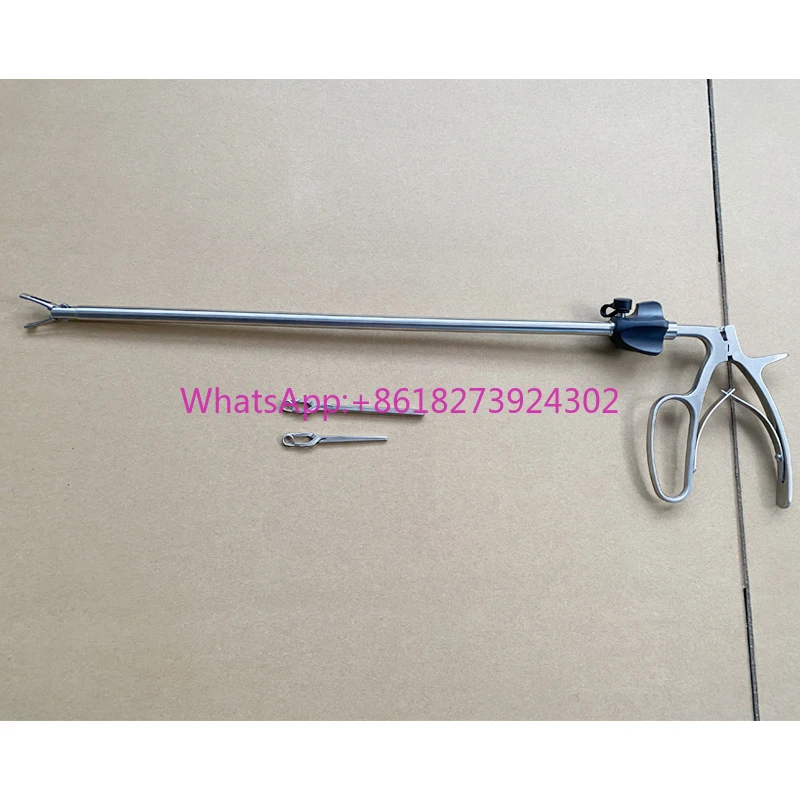 Laparoscopic bulldog Clip applier/Surgical Pug pliers/Renal pedicle blocking forceps Artery Vein Forceps
Laparoscopic bulldog Clip applier/Surgical Pug pliers/Renal pedicle blocking forceps Artery Vein Forceps