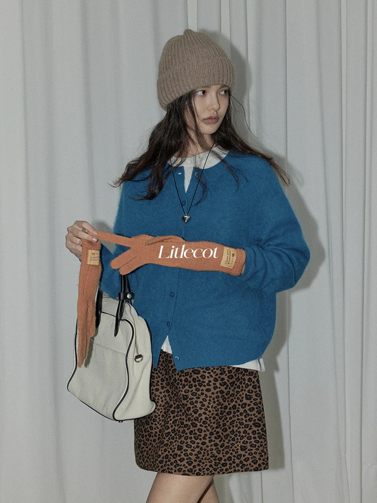 LITLECOT Sea Blue Camere Brued Knitted Cardigan Women's Casual round Ne Sweater Soft Comfortable Autumn Winter New Sle
LITLECOT Sea Blue Camere Brued Knitted Cardigan Women's Casual round Ne Sweater Soft Comfortable Autumn Winter New Sle