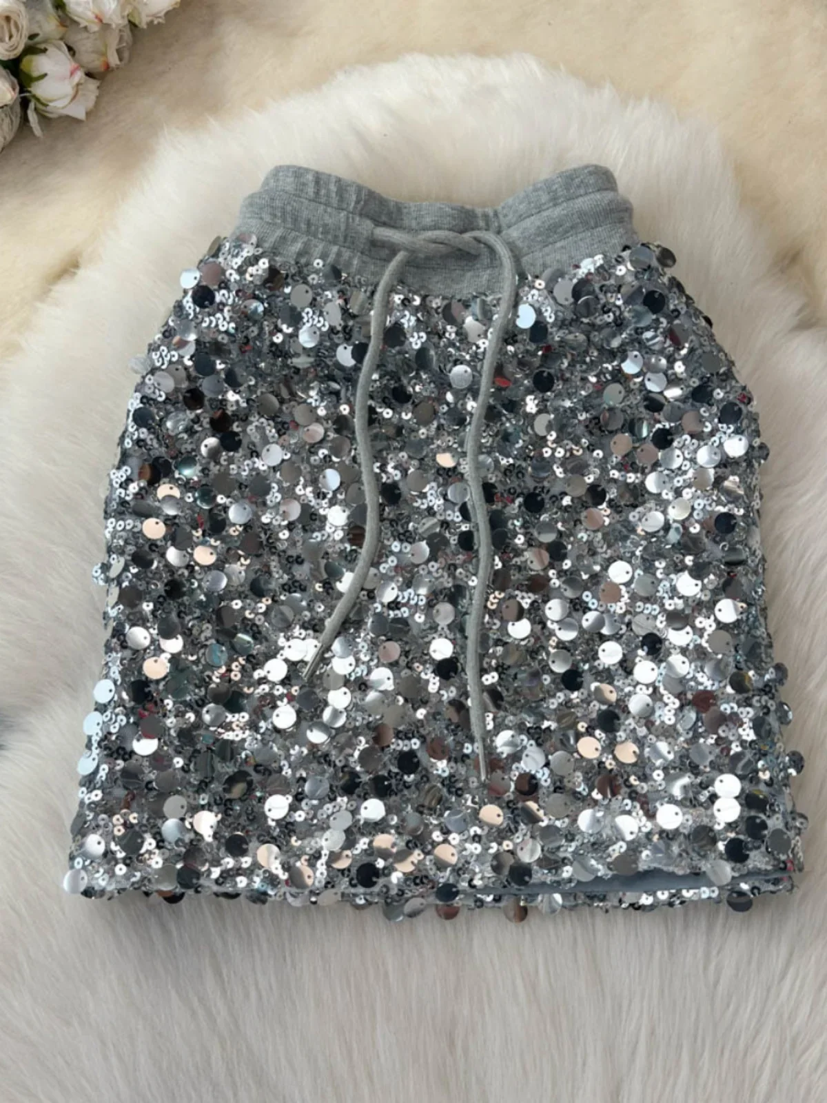 Foamlina Women's New Ins Fashion Night Club Sparkly Skirt Women's Sparkling Party High Waist Mini Sequins Skirt Black Sliver
Foamlina Women's New Ins Fashion Night Club Sparkly Skirt Women's Sparkling Party High Waist Mini Sequins Skirt Black Sliver