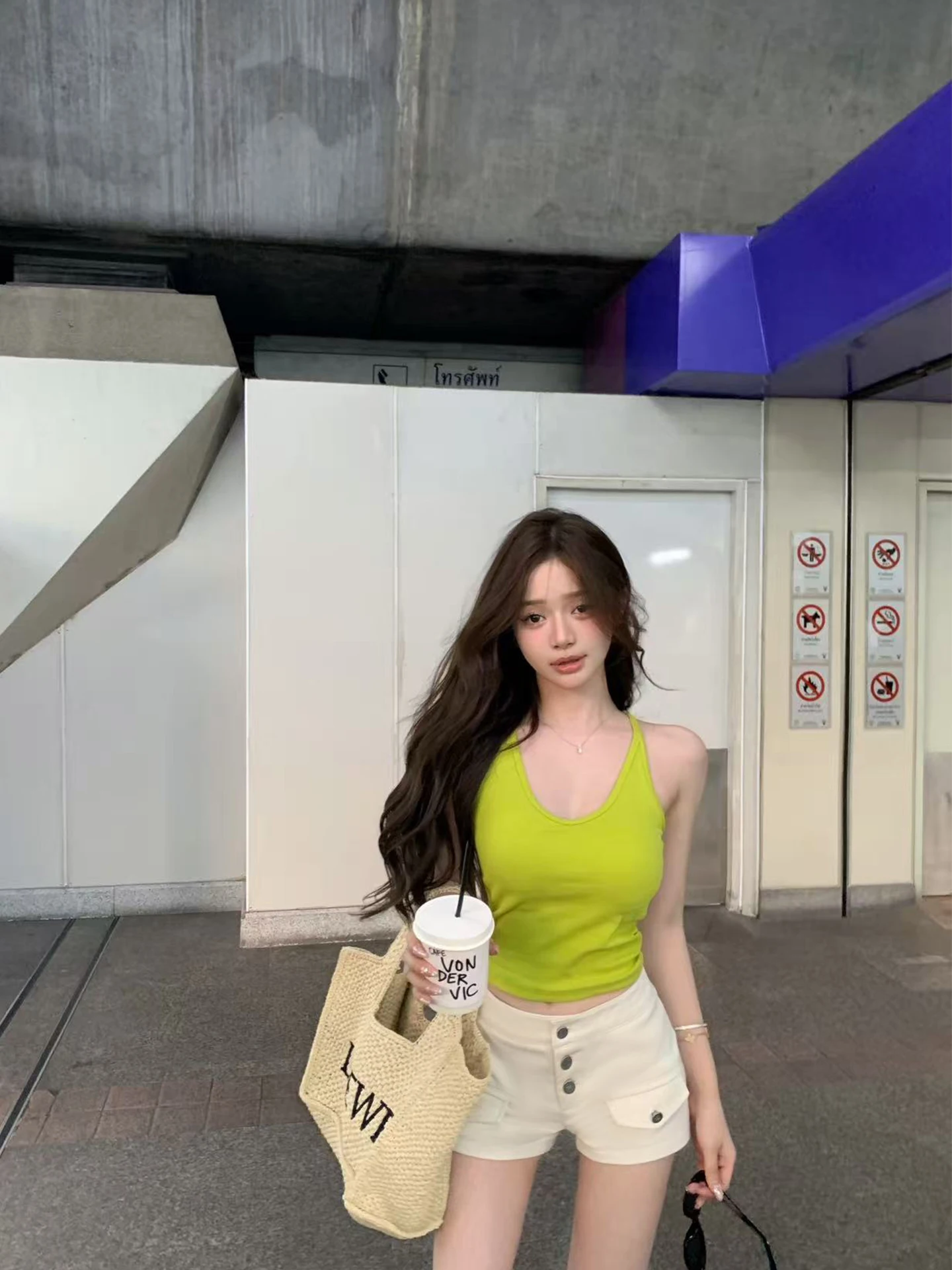 High Waist Three Button Sexy Short Pants Workwear Style Good Fit Short Shorts for Women Spring 2026 Fashion Trend
High Waist Three Button Sexy Short Pants Workwear Style Good Fit Short Shorts for Women Spring 2026 Fashion Trend