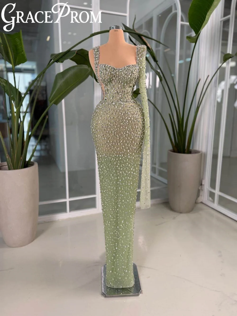 Light Green Shinny Crystal Evening Dress Luxury Illusion Straight Long Wedding Party Gowns Customized Charming Banquet Gowns
Light Green Shinny Crystal Evening Dress Luxury Illusion Straight Long Wedding Party Gowns Customized Charming Banquet Gowns