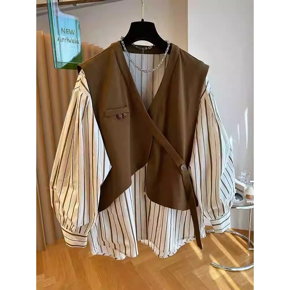 Loose Fit V-Neck Long Sleeve Patchwork Striped Korean Style Shirt And Vest Set for Men Autumn Winter plus Size Fashion Casual...
Loose Fit V-Neck Long Sleeve Patchwork Striped Korean Style Shirt And Vest Set for Men Autumn Winter plus Size Fashion Casual...