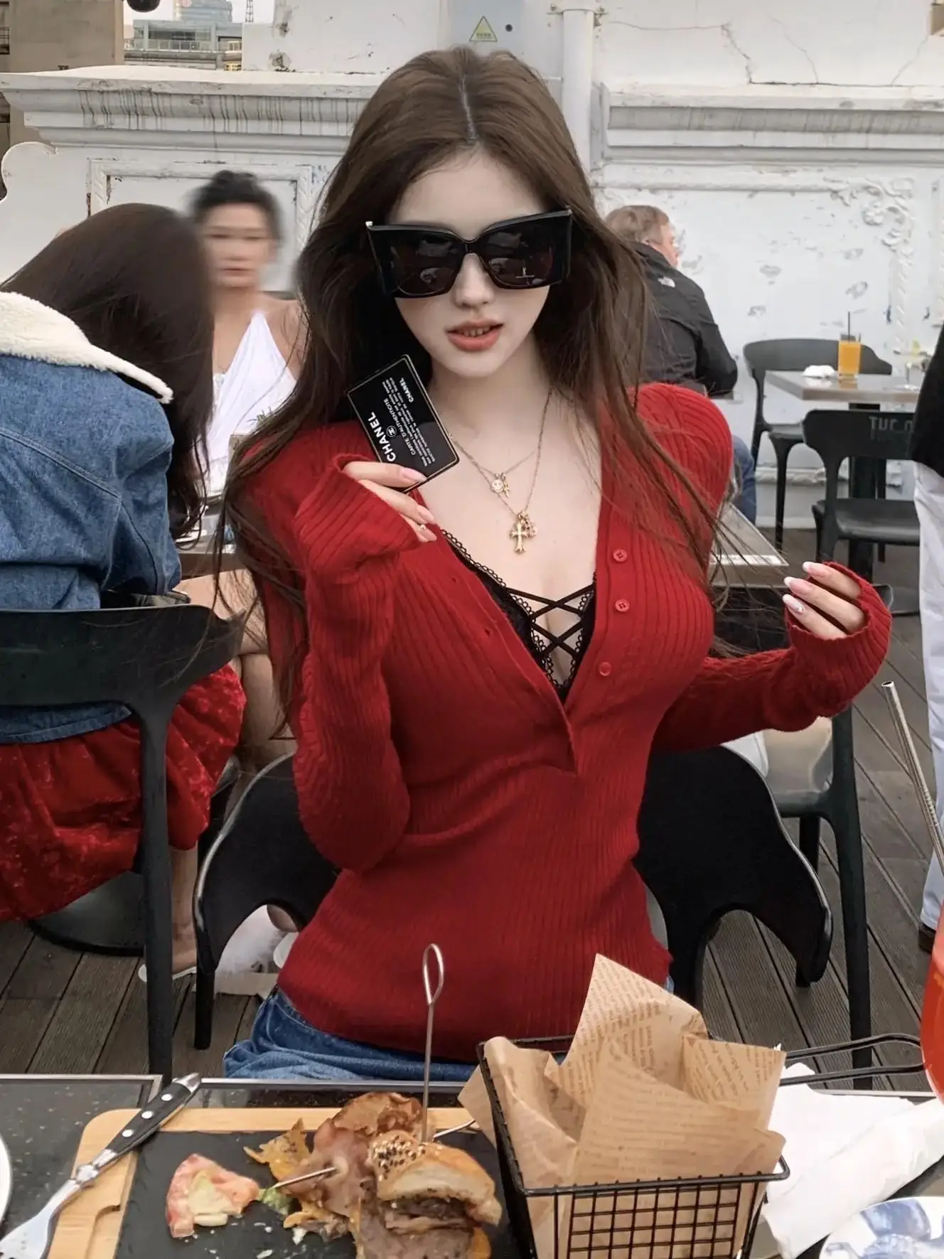 Red V-neck Base Shirt Women's Sexy Top Cross Year Fashion Korean Style Knitted Long Sleeve Body Fit Winter Season
Red V-neck Base Shirt Women's Sexy Top Cross Year Fashion Korean Style Knitted Long Sleeve Body Fit Winter Season
