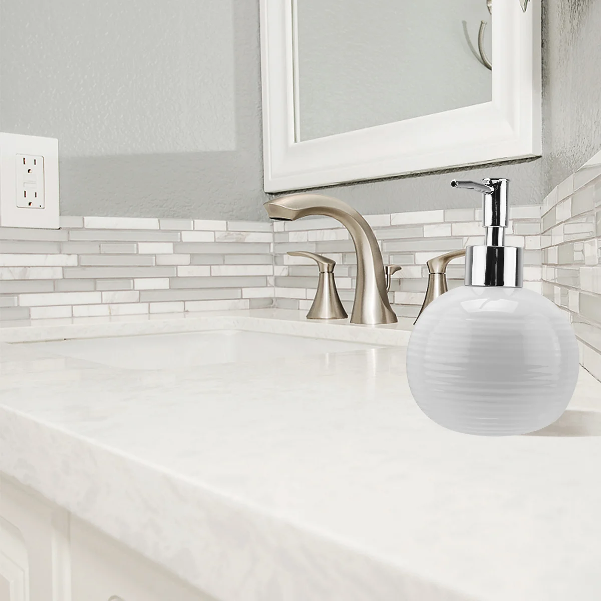 1Pcs Porcelain Pump Bottle for Lotion and Skincare Products Compact Squeeze Dispenser Ideal for Camping Backpacking Daily Use
1Pcs Porcelain Pump Bottle for Lotion and Skincare Products Compact Squeeze Dispenser Ideal for Camping Backpacking Daily Use