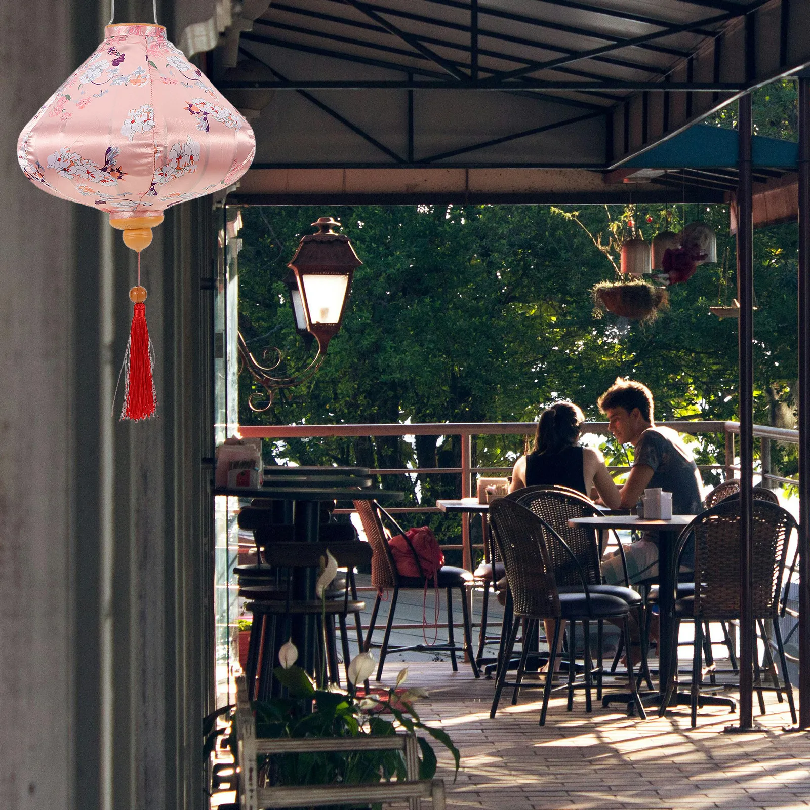 Diamond Shape Chinese Lantern Silk Hanging Outdoor Decor Weatherproof Iron Frame Lantern for Garden Patio Deck Asian Decor Lunar
Diamond Shape Chinese Lantern Silk Hanging Outdoor Decor Weatherproof Iron Frame Lantern for Garden Patio Deck Asian Decor Lunar
