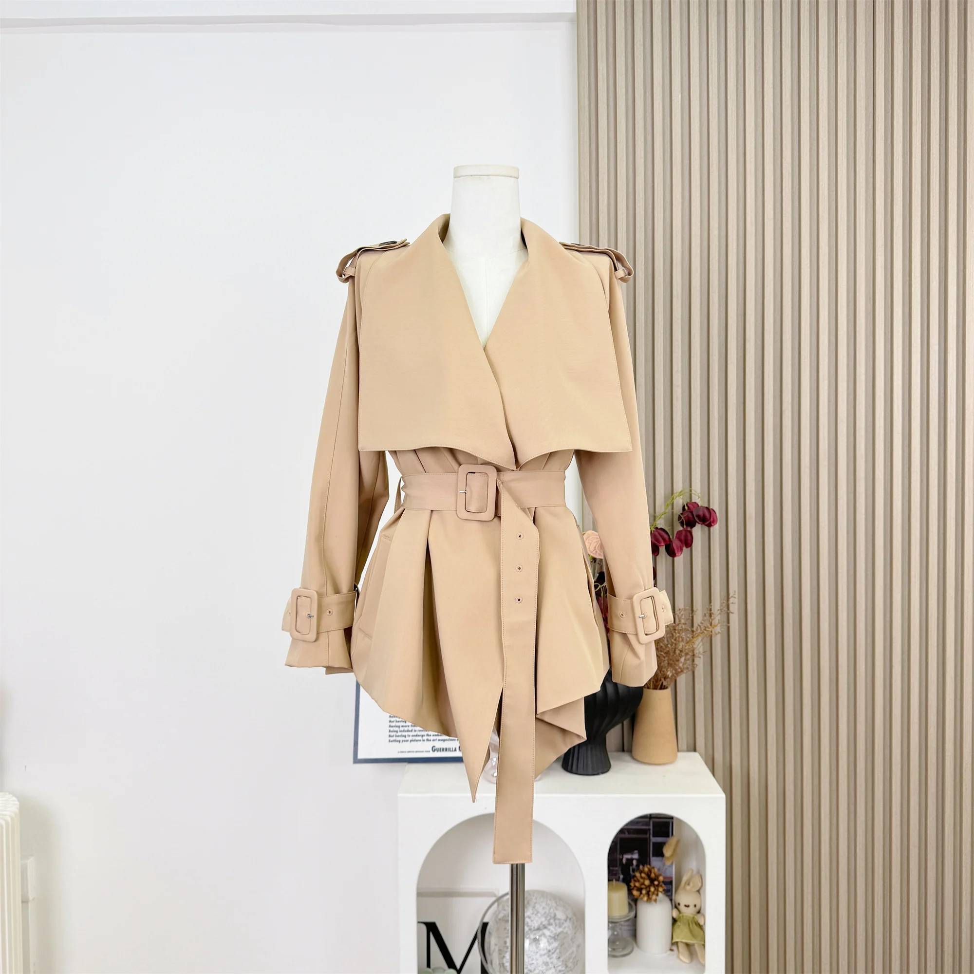 Women's Spring Autumn Chi Irregular Large Lapel Long Sleeve Slim Jacket Lady Streetwear Back Pleated Trench Outwear With Sashes
Women's Spring Autumn Chi Irregular Large Lapel Long Sleeve Slim Jacket Lady Streetwear Back Pleated Trench Outwear With Sashes