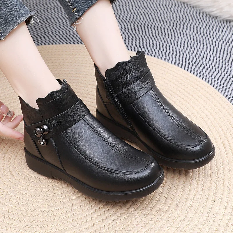 Black Leather Ankle Boots For Women With Decorative Buckle Detail Round Toe Non Slip Wedge Sole Comfortable Casual Outdoor New
Black Leather Ankle Boots For Women With Decorative Buckle Detail Round Toe Non Slip Wedge Sole Comfortable Casual Outdoor New