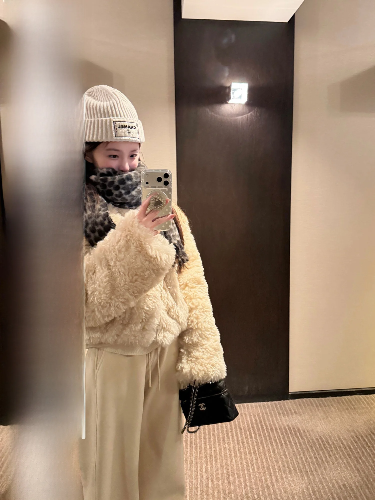 YUYUREAL Double-Sided Wearable Eco-Friendly Fur Short Jacket Youth Casual Style Long Sleeve Women's Winter Coat
YUYUREAL Double-Sided Wearable Eco-Friendly Fur Short Jacket Youth Casual Style Long Sleeve Women's Winter Coat